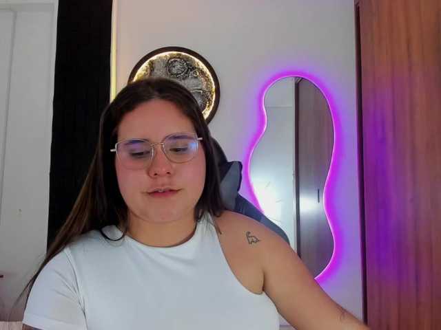 April-sc webcam bongacams model stream image