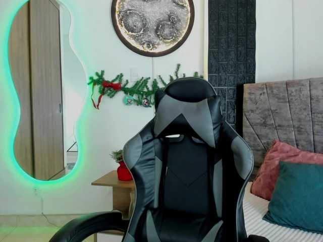 April-sc webcam bongacams model stream image