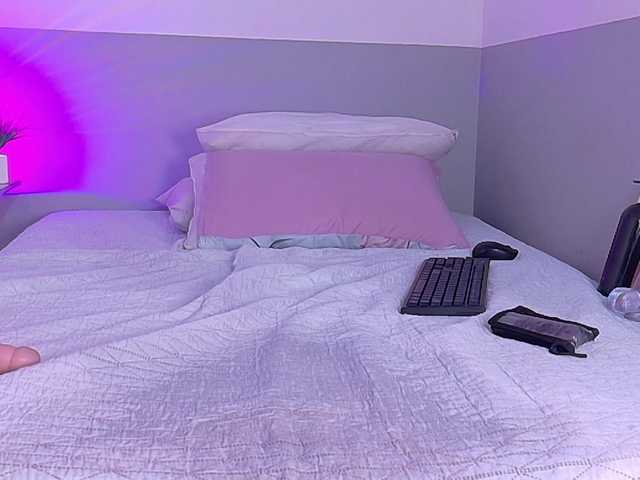 petitelittleebony from BongaCams is Freechat