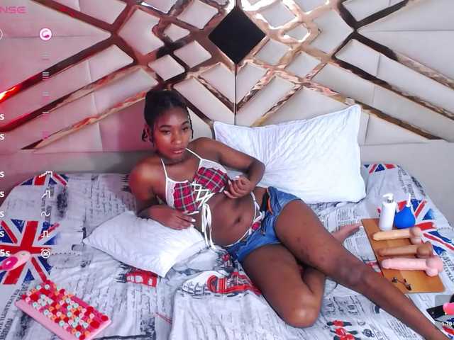  petitelittleebony chat room