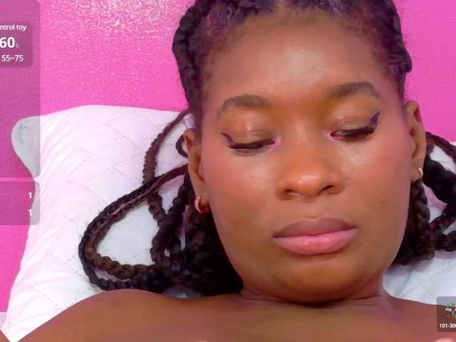petitelittleebony on BongaCams 