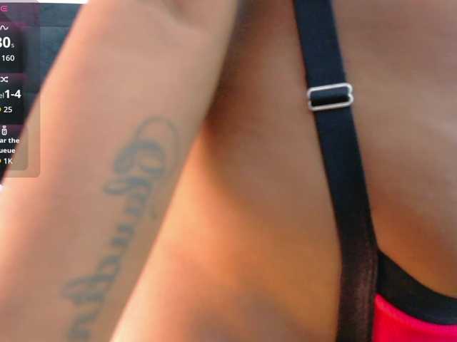 petitelittleebony's BongaCams show and profile