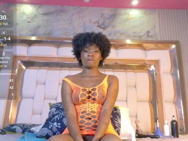 petitelittleebony's BongaCams show and profile