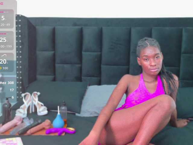petitelittleebony's BongaCams show and profile