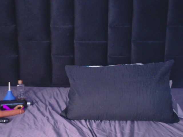 petitelittleebony's BongaCams show and profile