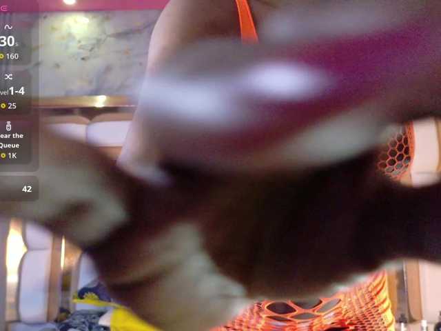 petitelittleebony's BongaCams show and profile