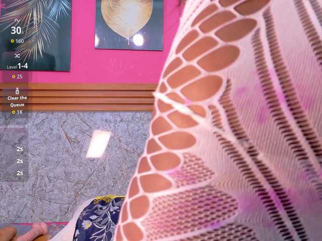 petitelittleebony's BongaCams show and profile