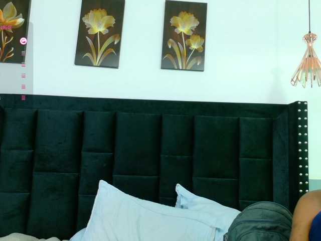 petitelittleebony's BongaCams show and profile