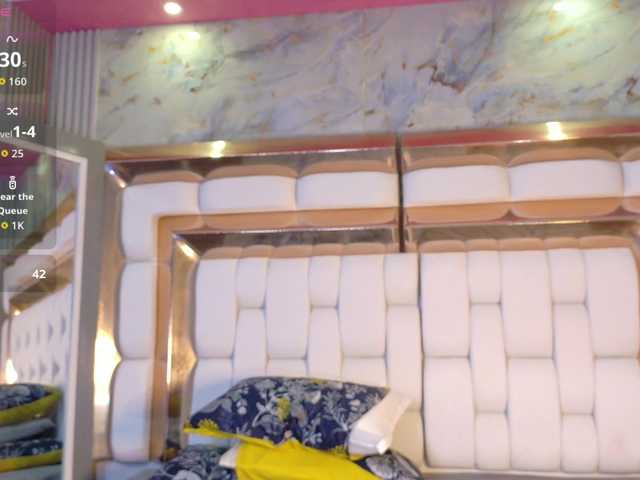 petitelittleebony's BongaCams show and profile