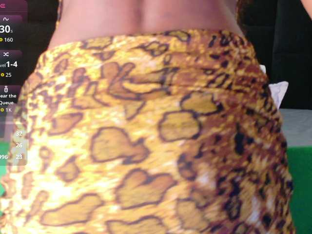 petitelittleebony's BongaCams show and profile