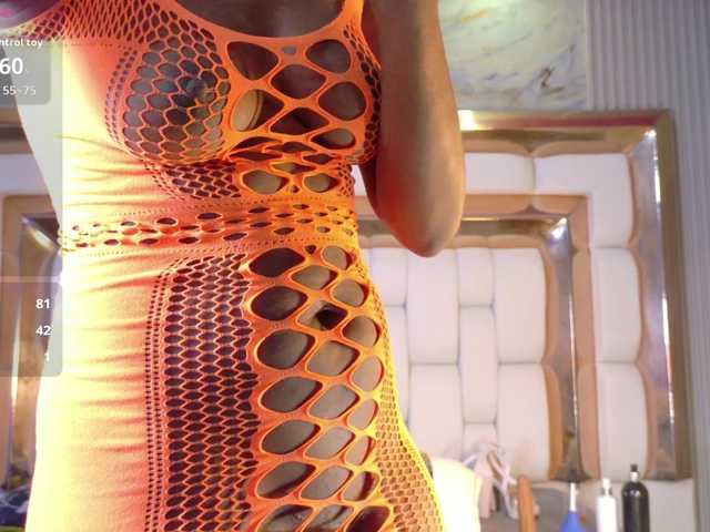 petitelittleebony's BongaCams show and profile