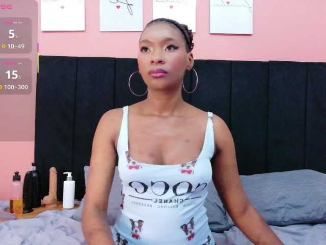 petitelittleebony's BongaCams show and profile