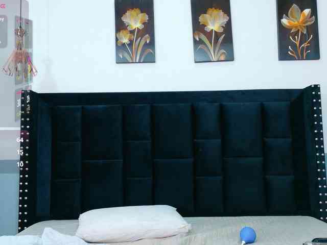 petitelittleebony webcam