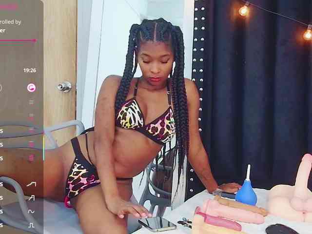 nude live chatroom Petitelittleebony