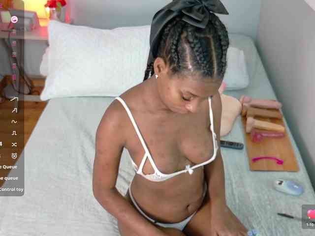 petitelittleebony