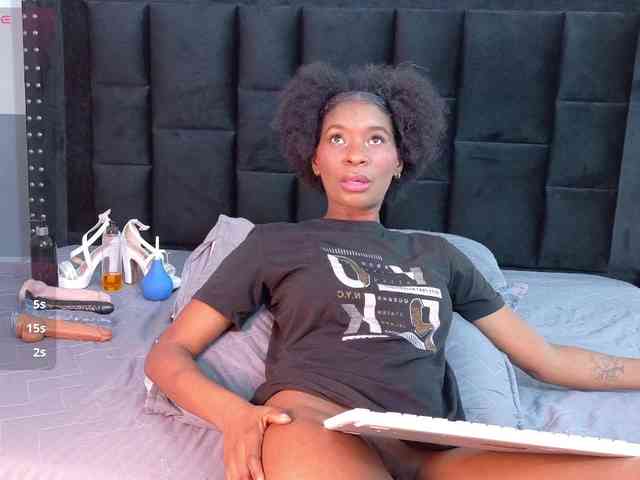 petitelittleebony petitelittleebony