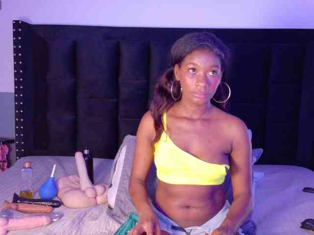 petitelittleebony webcam