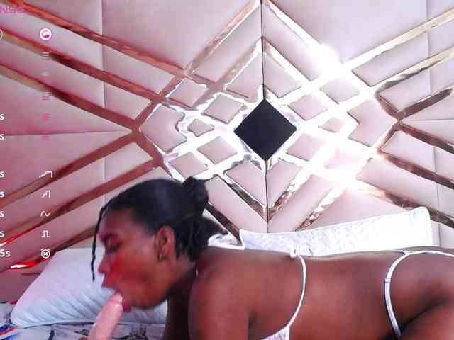 petitelittleebony