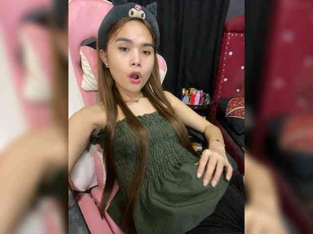 alwinafox Live Webcam on BongaCams