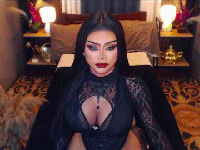 HugeCockSelena HugeCockSelena