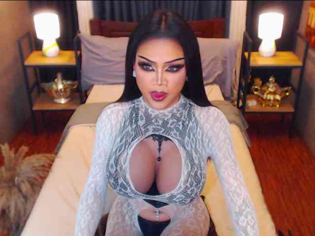 HugeCockSelena HugeCockSelena