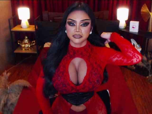 HugeCockSelena Live Webcam on BongaCams