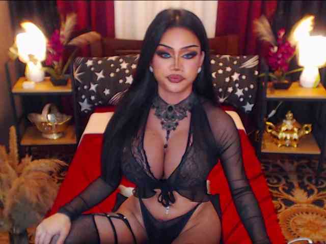 HugeCockSelena