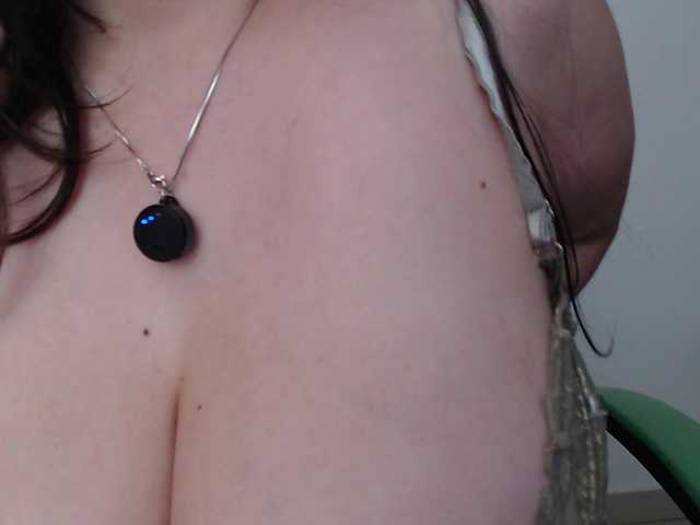 trixxxye's BongaCams show and profile