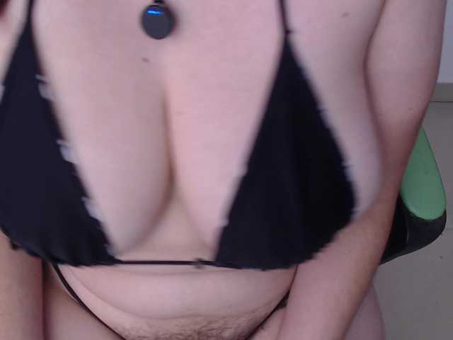 trixxxye's BongaCams show and profile