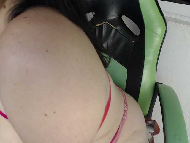 trixxxye's BongaCams show and profile