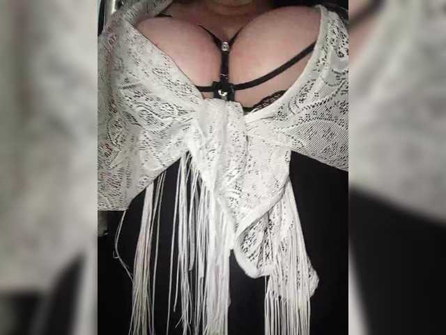 Xo4y2sexa's BongaCams show and profile