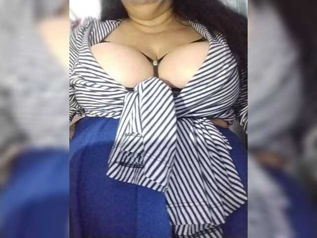 Xo4y2sexa's BongaCams show and profile