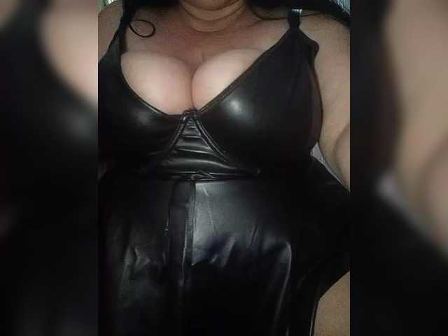 Xo4y2sexa's BongaCams show and profile