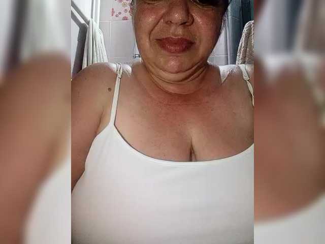 Xo4y2sexa's BongaCams show and profile