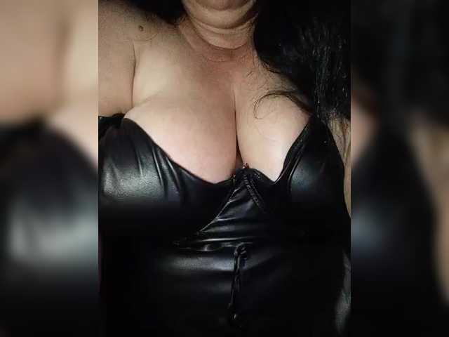 Xo4y2sexa's BongaCams show and profile