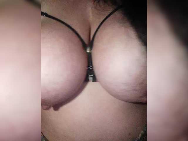 Xo4y2sexa's BongaCams show and profile