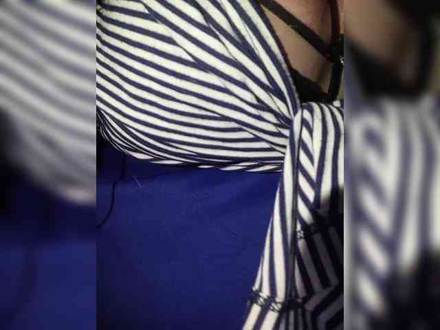 Xo4y2sexa Live Webcam on BongaCams