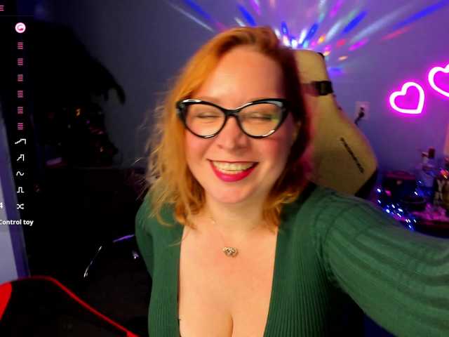mmmMommy's BongaCams show and profile
