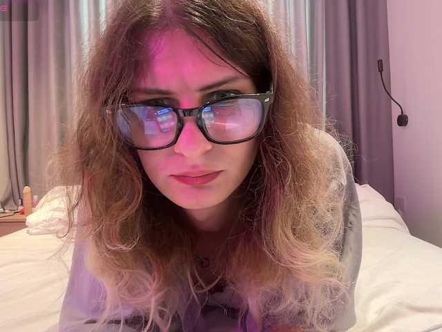 go to chat with AlicePinkhead