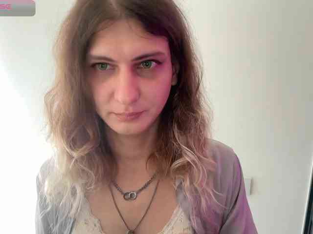 Alice-Pinkhead Live Webcam on BongaCams