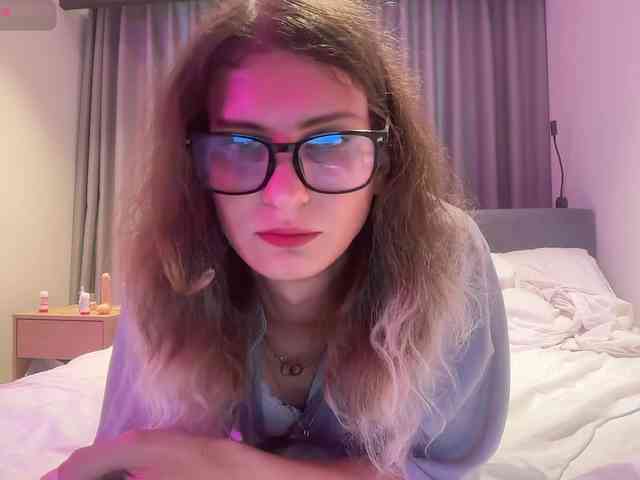 Alice-Pinkhead Live Webcam on BongaCams
