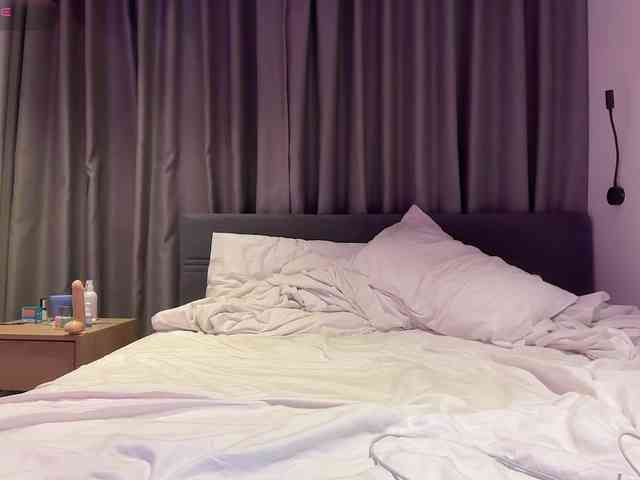 Alice-Pinkhead Live Webcam on BongaCams