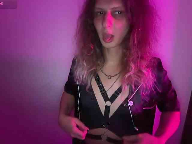 Alice-Pinkhead Live Webcam on BongaCams