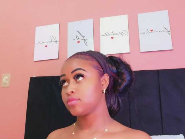 friendsmom's BongaCams show and profile