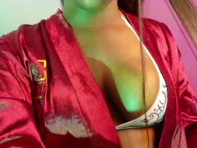 friendsmom's BongaCams show and profile