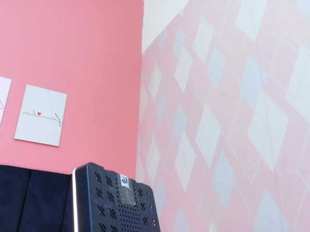 friendsmom's BongaCams show and profile