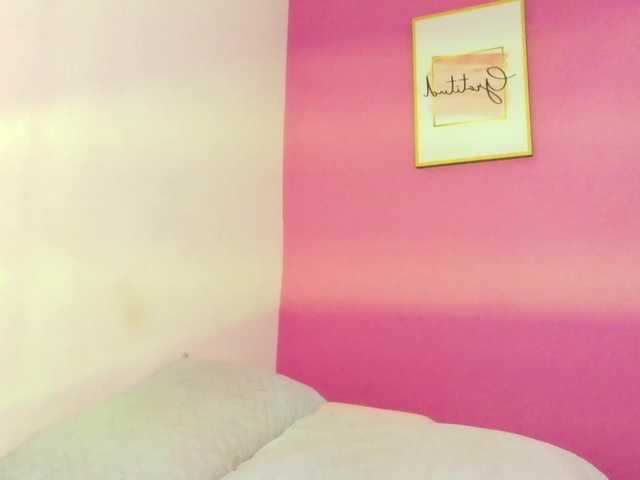 friendsmom's BongaCams show and profile