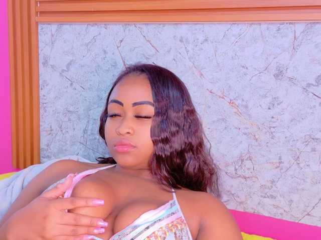 friendsmom's BongaCams show and profile