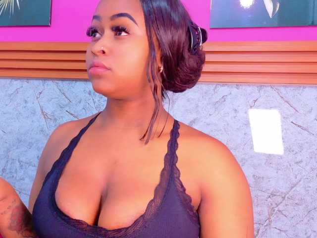 friendsmom's BongaCams show and profile