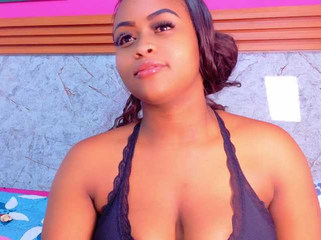 friendsmom's BongaCams show and profile